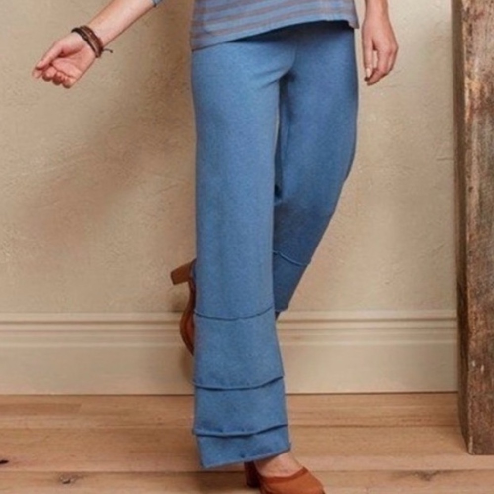 Matilda Jane Finn Tiered Pants Medium
Full Length Ceil Blue Stretch Wide Leg